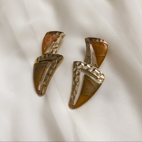 Vintage Jewelry - VTG Gold Neutral Double Tooth Clip Earrings